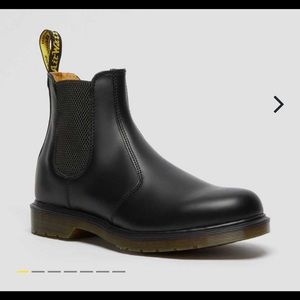 Dr. Martens 2976 Chelsea Boot